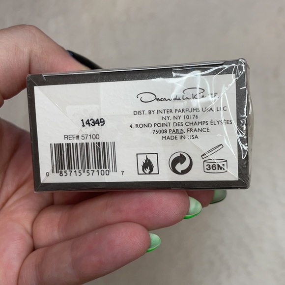 Oscar de la Renta Eau de Toilette - Picture 3 of 3